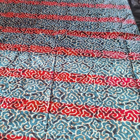 issu pagne wax africain 8 mars,  La ferme de Léo, ventes solidaires,