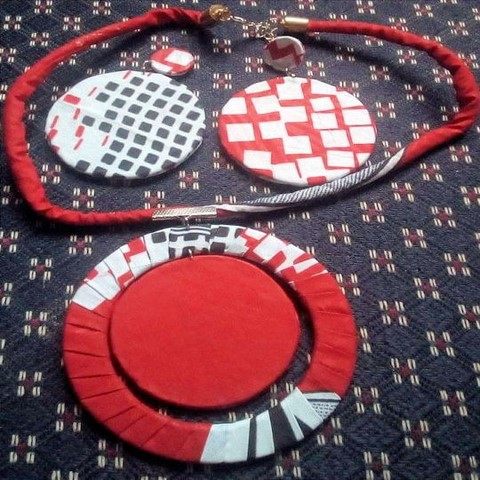 Necklace and earrings in African wax fabric,