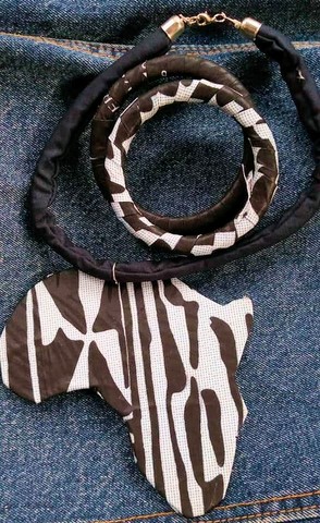 Necklace and bracelets in African wax fabric,