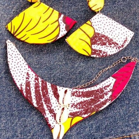 Necklace and earrings in African wax fabric,