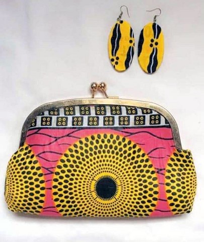Coin purses and earrings in African wax fabric,
