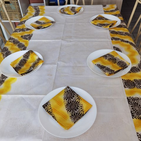 Tablecloth set + napkins in wax loincloth fabric,