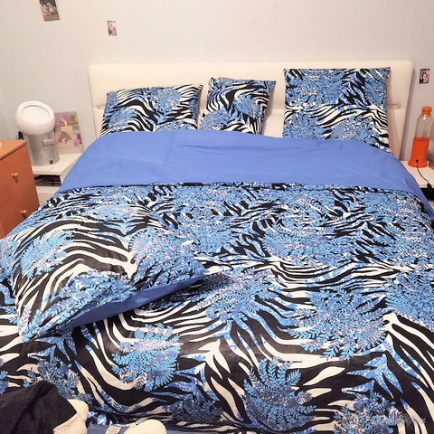 + 4 taies d’oreillers 63x63 et 40x70 cm, 