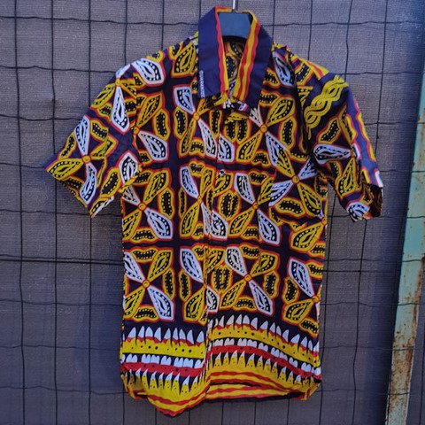 Tunique homme en tissu Ndop du Cameroun