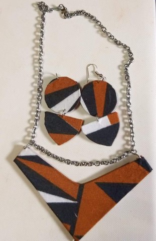Necklace and earrings in African wax fabric,