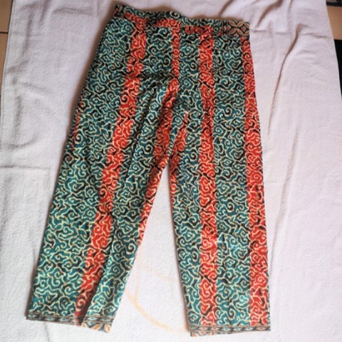 Mode africaine, Ensemble robe-tunique et pantalon en tissu pagne wax