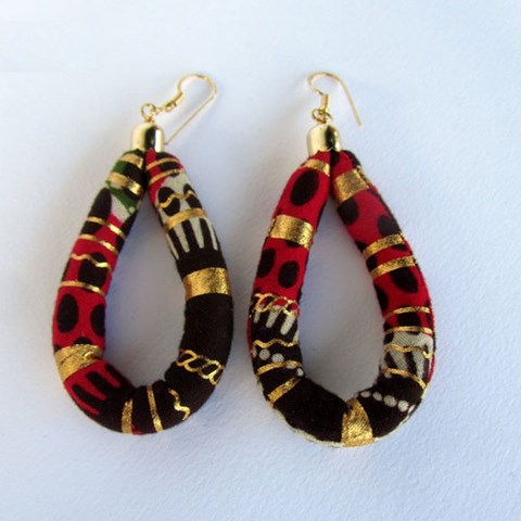 Necklace + bracelet + earrings in wax fabric,