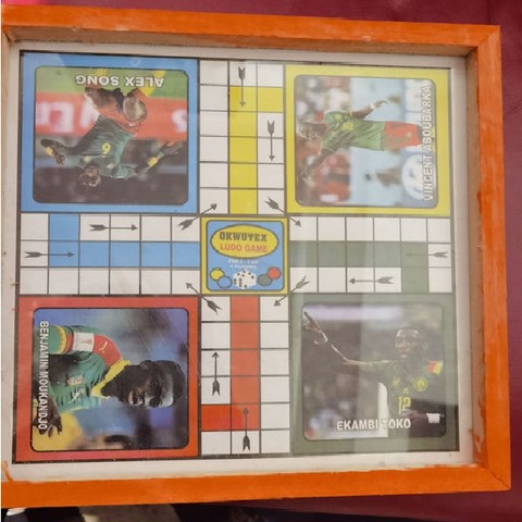 Jeu Ludo classique Fait Main bois Cameroun,