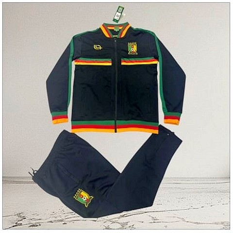 nsemble Veste + pantalon Football Cameroun, Can, Caf, Afrique, noir, One, pays africains, + Pants Set, Football, Cameroun, Soccer, Africa, Cameroon,Lions indomptables, Can, Caf, Afrique, Fourteen, noir ou blanc, soccer, Africa,