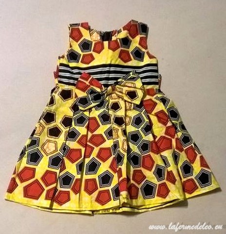 Robe enfant en tissu pagne wax du Cameroun