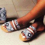 Tongs, mules en tissu pagne wax africain