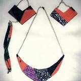 Necklace + bracelet + earrings in wax fabric,