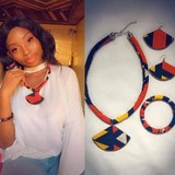 Necklace + bracelet + earrings in wax fabric,