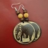 Boucles d'oreilles artisanale éléphant Cameroun en perles et noix de coco,