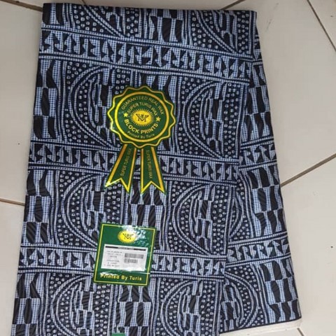 issu pagne wax africain, Ndop, La ferme de Léo, ventes solidaires,