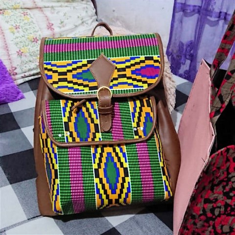 Sac à dos en tissu pagne wax africain